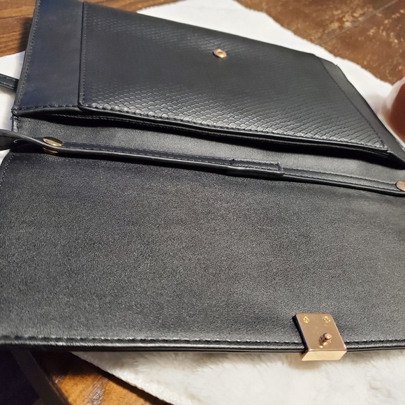 A new day wallet on a string bag - Picture 3 of 3